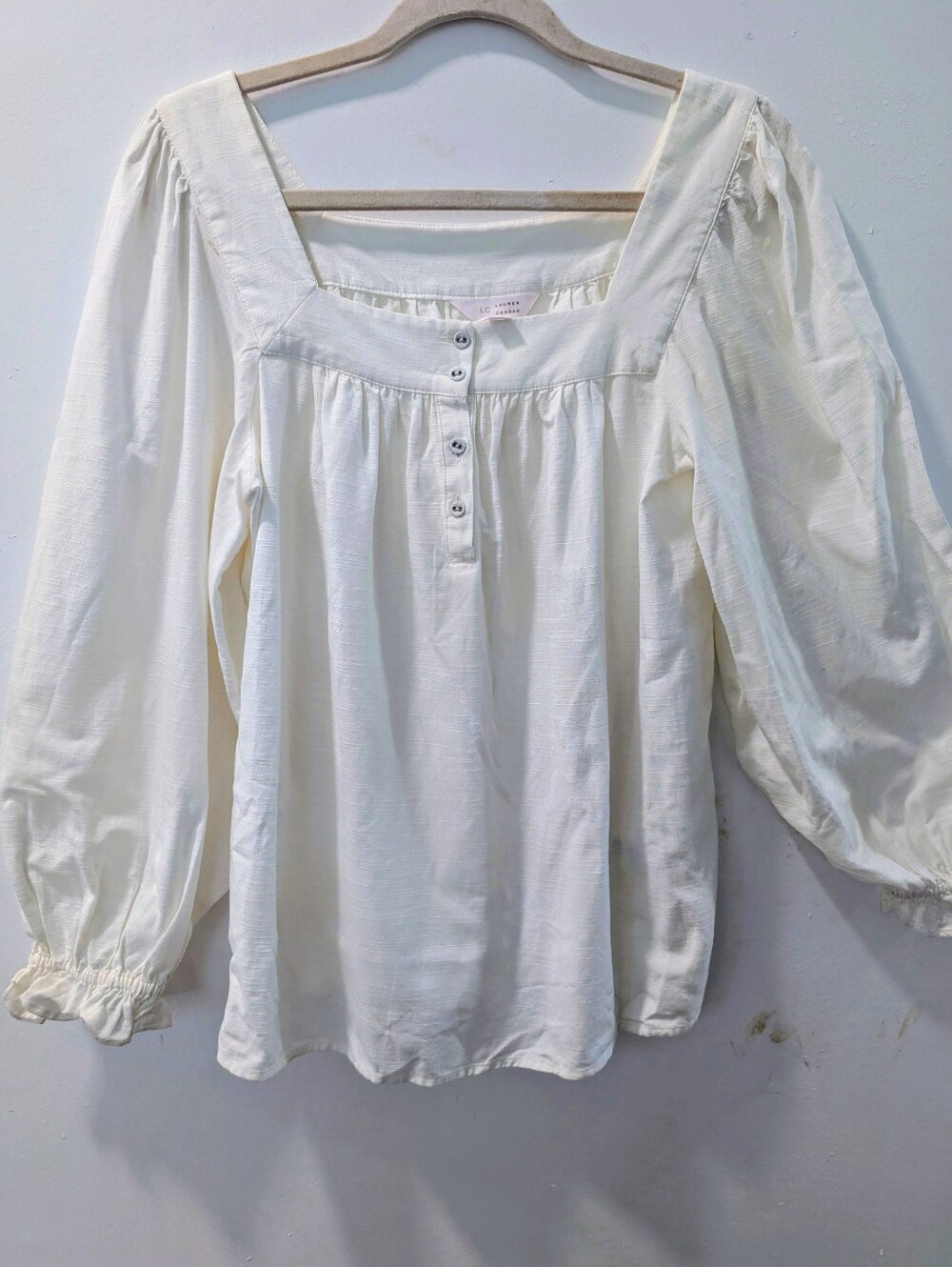 Lauren Conrad Off White Boho Puff Sleeve Blouse BNWOT Sz XS fits like a S Lovely